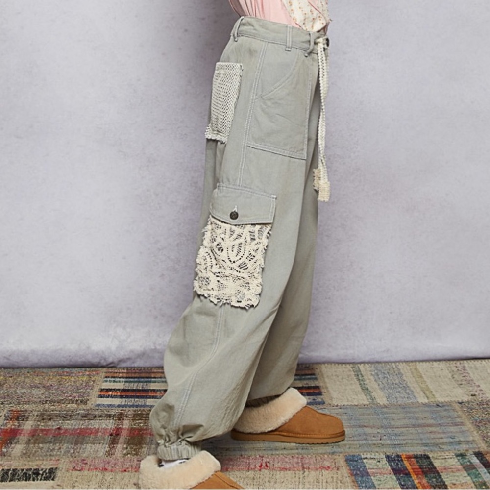 🖤371 ❤️ 1 left POL gray crochet detail jogger pants - Picture 2 of 5
